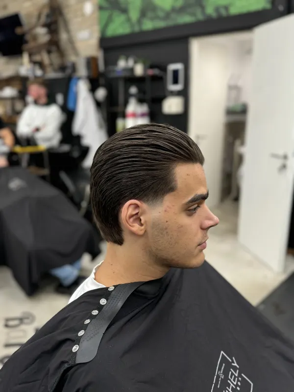 férfi skin fade hajvágás Székesfehérvár AURA Barbers