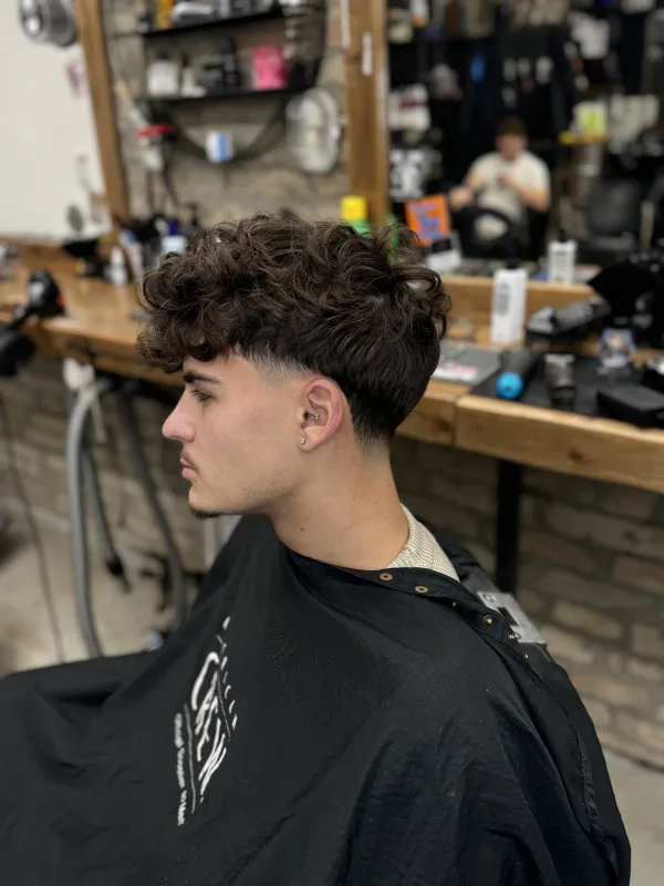 barber fade hajvágás és styling AURA Barbers Székesfehérvár
